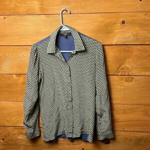 Weekend Max Mara women’s button-down, long sleeve shirt 17” PTP‎ soft silky feel